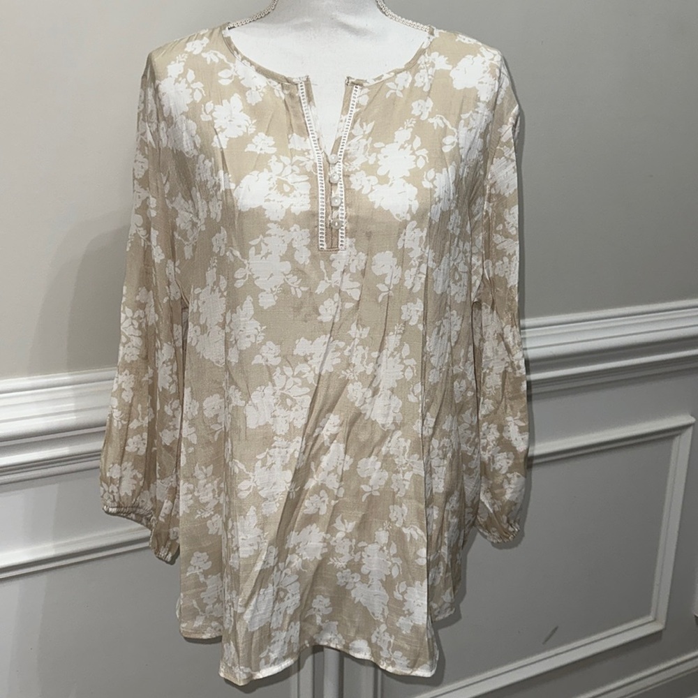 NWT Liz Claiborne Neutral Beige Floral V Neck Linen Look blouse size XL